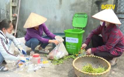 Phụ nữ chung tay bảo v&ecirc;̣ m&ocirc;i trường 