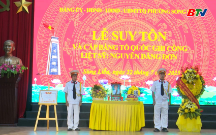 Phường Song Liễu suy t&ocirc;n v&agrave; trao Bằng &ldquo;Tổ quốc ghi c&ocirc;ng&rdquo; liệt sĩ Nguyễn Đăng Đơn