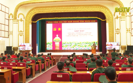 Qu&acirc;n đo&agrave;n 2 gặp mặt Thương binh, th&acirc;n nh&acirc;n Liệt sỹ