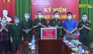 Qu&acirc;n khu 1 thăm, tặng qu&agrave; thương binh