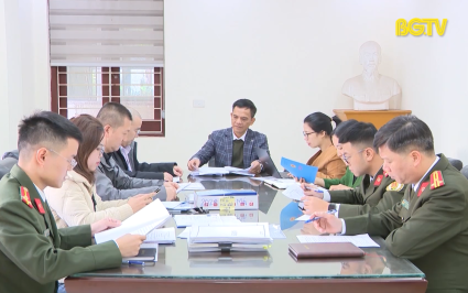 Quản l&yacute; người nước ngo&agrave;i dịp cuối năm