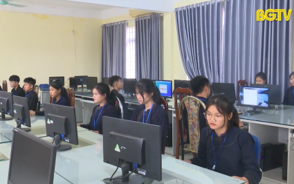 Quan t&acirc;m đ&agrave;o tạo con em đồng b&agrave;o DTTS  