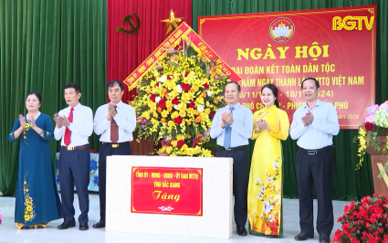Quyền Chủ tịch UBND tỉnh dự Ng&agrave;y hội Đại đo&agrave;n kết to&agrave;n d&acirc;n tộc tại TP Bắc Giang