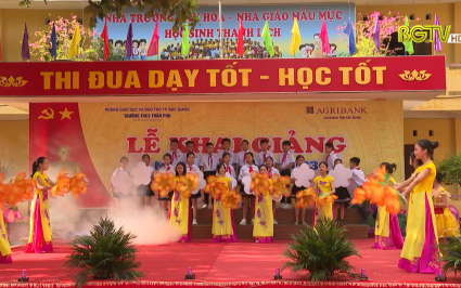 Rộn r&agrave;ng kh&ocirc;ng kh&iacute; khai giảng năm học mới