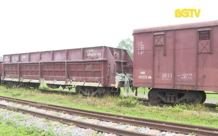 Sản lượng h&agrave;ng h&oacute;a trung chuyển ở Ga li&ecirc;n vận quốc tế K&eacute;p c&ograve;n hạn chế