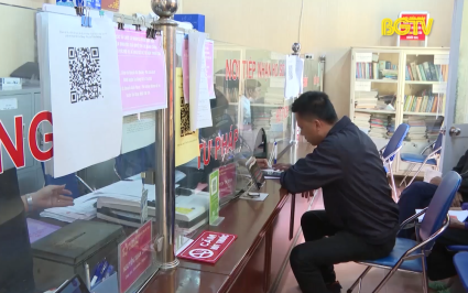 S&aacute;ng tạo trong giải quyết thủ tục h&agrave;nh ch&iacute;nh 