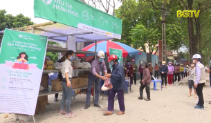 Si&ecirc;u thị hạnh ph&uacute;c - Chia sẻ y&ecirc;u thương trong m&ugrave;a dịch