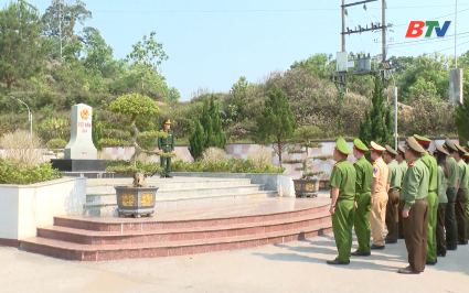 S&ocirc;i nổi chương tr&igrave;nh &ldquo;Th&aacute;ng Ba bi&ecirc;n giới - Bi&ecirc;n cương Tổ quốc t&ocirc;i&rdquo;