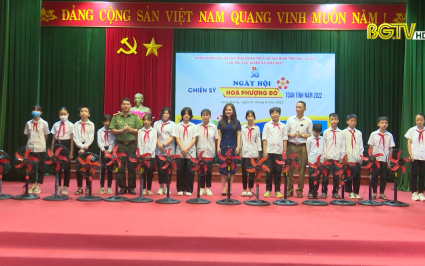 S&ocirc;i nổi ng&agrave;y hội chiến sĩ "Hoa phượng đỏ"