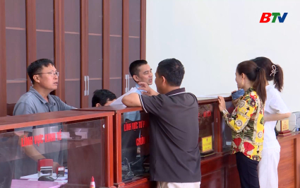 Sớm th&aacute;o gỡ kh&oacute; khăn trong giải quyết thủ tục h&agrave;nh ch&iacute;nh m&ocirc; h&igrave;nh ch&iacute;nh quyền hai cấp 