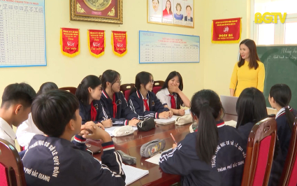 T&acirc;́m gương nhà giáo ti&ecirc;u bi&ecirc;̉u toàn qu&ocirc;́c