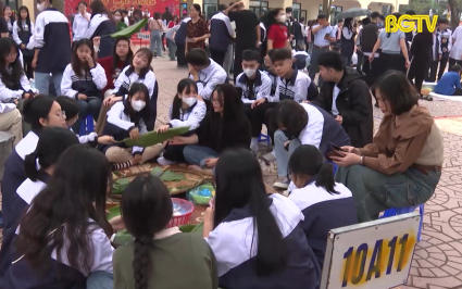 T&aacute;i hiện kh&ocirc;ng gian Tết xưa tại trường học 