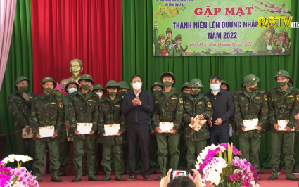 T&acirc;n binh Bắc Giang phấn khởi, sẵn s&agrave;ng l&ecirc;n đường nhập ngũ