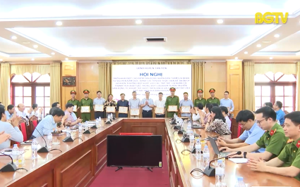 T&acirc;n Y&ecirc;n khen thưởng đột xuất đợt cao điểm thực hiện Đề &aacute;n 06