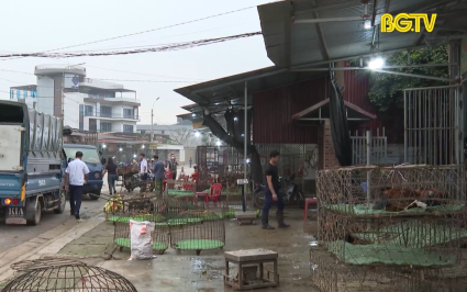 Tăng cường kiểm so&aacute;t dịch tại chợ đầu mối n&ocirc;ng sản gia cầm