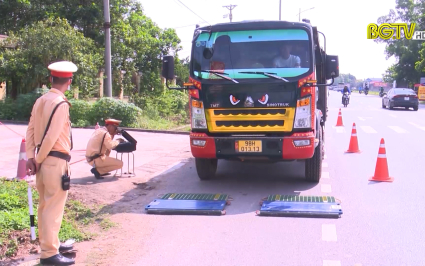 Tăng cường kiểm so&aacute;t tải trọng phương tiện