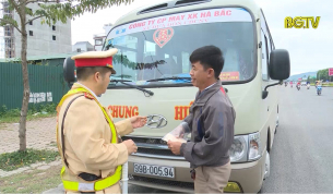 TPBG tăng cường kiểm tra xe đưa đ&oacute;n c&ocirc;ng nh&acirc;n