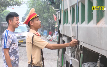 Tăng cường kiểm tra, xử l&yacute; nghi&ecirc;m xe &ocirc; t&ocirc; cơi nới th&agrave;nh th&ugrave;ng trở lại