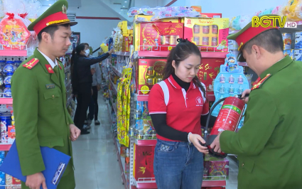 Tăng cường ph&ograve;ng chống ch&aacute;y nổ dịp Tết 