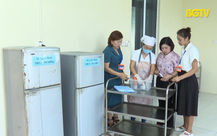 Tăng cường ph&ograve;ng chống ngộ độc thực phẩm trong trường học