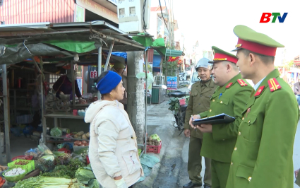 Tăng cường tuần tra kiểm so&aacute;t chống t&aacute;i lấn chiếm h&agrave;nh lang giao th&ocirc;ng dịp cuối năm