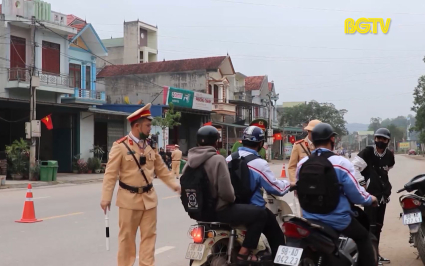 Tăng cường xử l&yacute; học sinh vi phạm an to&agrave;n giao th&ocirc;ng 