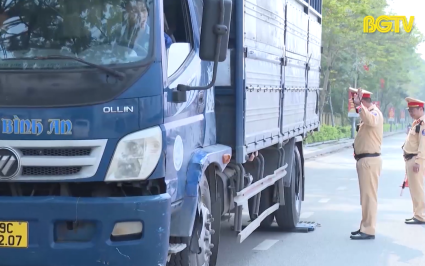 Tăng cường tuần tra, xử l&yacute; vi phạm chở h&agrave;ng qu&aacute; khổ qu&aacute; tải 