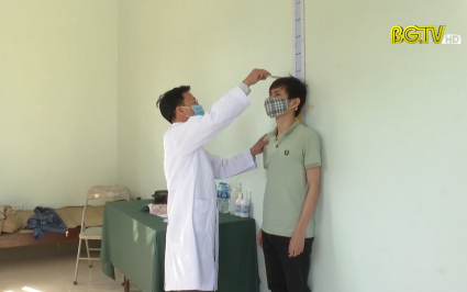 Tăng mạnh tiền phạt vi phạm quy định kh&aacute;m sức khỏe nghĩa vụ qu&acirc;n sự