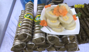 Tạo đ&agrave; cho sản phẩm b&aacute;nh chưng V&acirc;n vươn xa