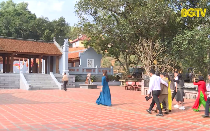 Tạp ch&iacute; Du lịch: Du lịch tr&ecirc;n qu&ecirc; hương C&aacute;ch mạng Hiệp H&ograve;a