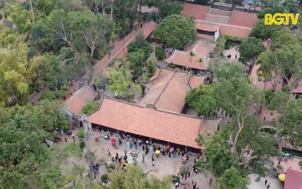 Tạp ch&iacute; Du lịch: Du xu&acirc;n lễ ch&ugrave;a