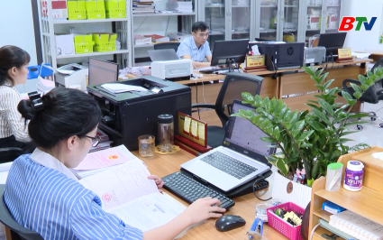 Tạp ch&iacute; N&ocirc;ng nghiệp v&agrave; M&ocirc;i trường: Đồng h&agrave;nh hỗ trợ c&aacute;c địa phương thực hiện thủ tục h&agrave;nh ch&iacute;nh lĩnh vực đất đai