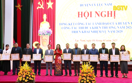 Tập trung l&atilde;nh đạo ho&agrave;n th&agrave;nh xuất sắc mục ti&ecirc;u ph&aacute;t triển kinh tế - x&atilde; hội 