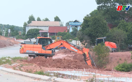 Tập trung th&aacute;o gỡ kh&oacute; khăn về mặt bằng đấy nhanh tiến độ c&aacute;c dự &aacute;n