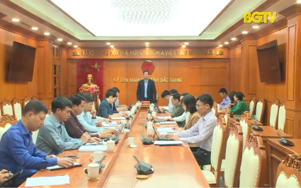 Tập trung đẩy mạnh hoạt động thu gom, xử l&yacute; r&aacute;c thải sinh hoạt