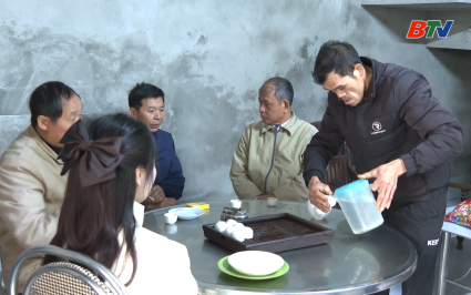 Tết ấm &aacute;p từ những tấm l&ograve;ng sẻ chia 