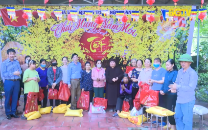 Tết ấm cho những người yếu thế 