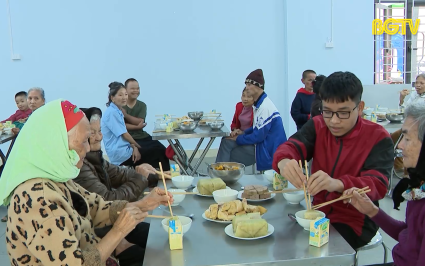 Tết ấm l&ograve;ng với trẻ  mồ c&ocirc;i