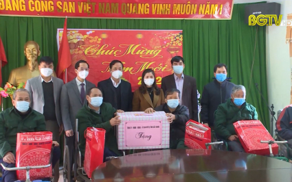 Thăm, ch&uacute;c Tết Trung t&acirc;m nu&ocirc;i dưỡng thương binh Thuận Th&agrave;nh, tỉnh Bắc Ninh