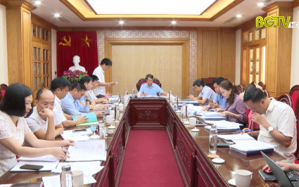 Thẩm tra Tờ tr&igrave;nh, Nghị quyết tr&igrave;nh Kỳ họp HĐND tỉnh