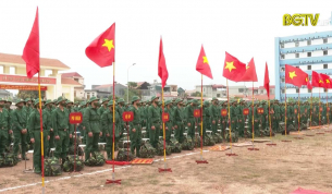 Thanh ni&ecirc;n n&ocirc; nức, phấn khởi l&ecirc;n đường nhập ngũ