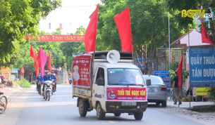 Thanh ni&ecirc;n xung k&iacute;ch ph&ograve;ng chống dịch Covid-19