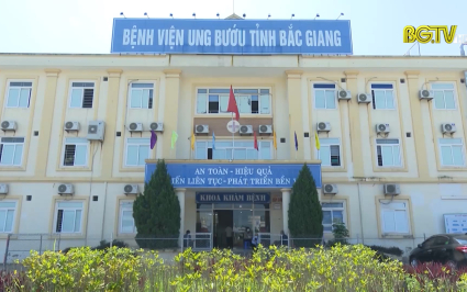Thanh to&aacute;n dịch vụ y tế kh&ocirc;ng d&ugrave;ng tiền mặt vẫn c&ograve;n thấp