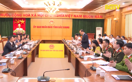 Th&aacute;o gỡ vướng mắc TTHC li&ecirc;n quan đến sổ hộ khẩu, sổ tạm tr&uacute;