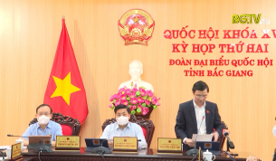 Thảo luận về dự &aacute;n Luật thi đua, khen thưởng sửa đổi