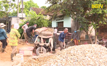 Thi đua quyết t&acirc;m x&oacute;a nh&agrave; tạm, nh&agrave; dột n&aacute;t