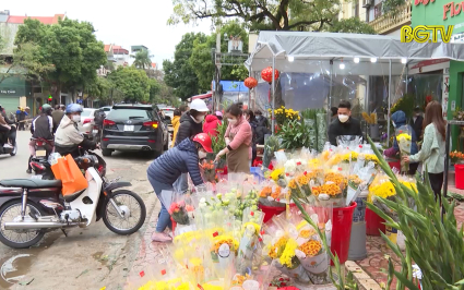 Thị trường h&agrave;ng h&oacute;a dồi d&agrave;o ng&agrave;y cuối năm