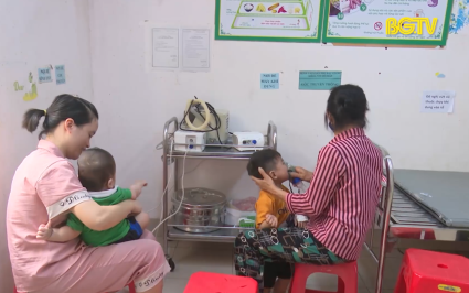 Thời tiết thất thường, nhiều trẻ nhập viện v&igrave; bệnh l&iacute; h&ocirc; hấp 