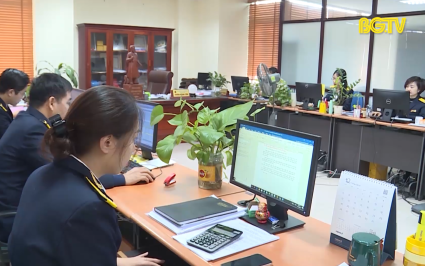 Thu ng&acirc;n s&aacute;ch từ thuế, ph&iacute; trong tăng 66% so với c&ugrave;ng kỳ 