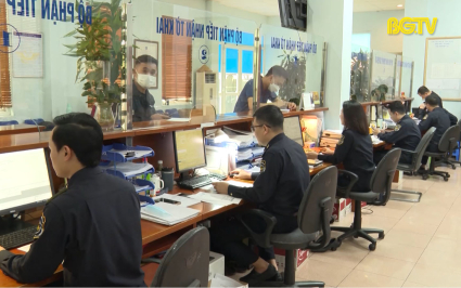 Thu ng&acirc;n s&aacute;ch từ XNK giảm 32% so với c&ugrave;ng kỳ 